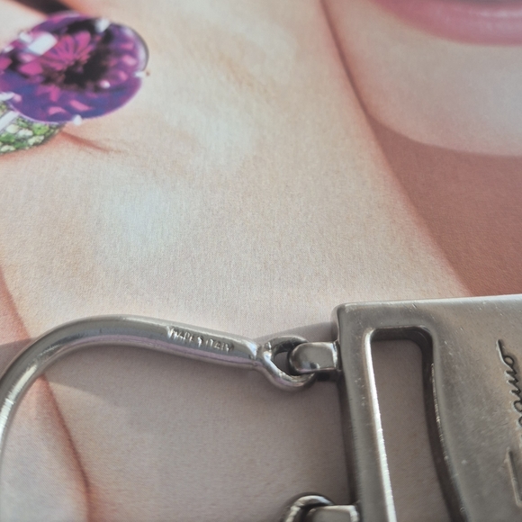 Ferragamo Silver Keychain - Picture 3 of 4
